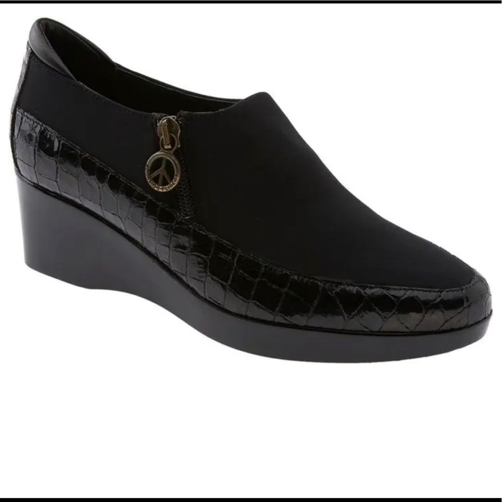 Donald J. Pliner “Sana” Wedge